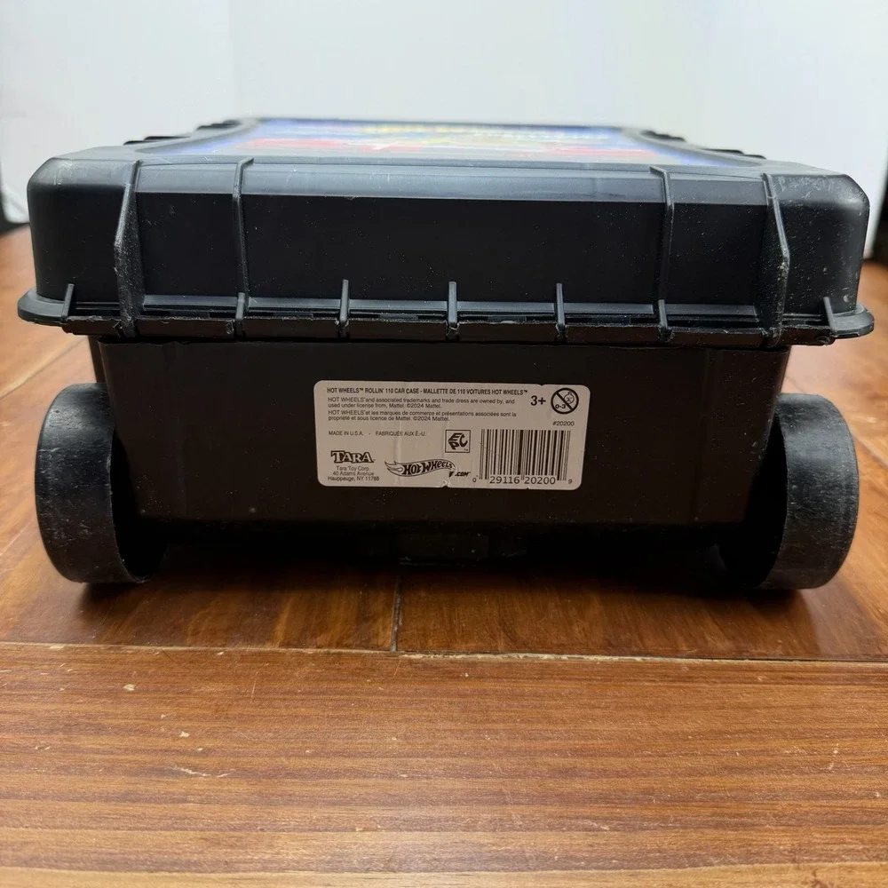 Hot Wheels Challenge Accepted 110 Car Storage Case w/ Retractable Handle Wheels
